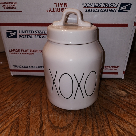 Rae Dunn Canister XOXO Love - Picture 5 of 6
